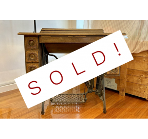 VINT: Singer Sewing Machine Cabinet